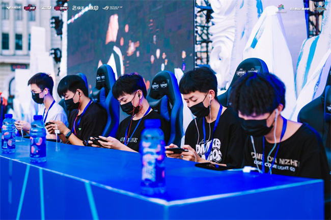 级之路再添 级之路再添