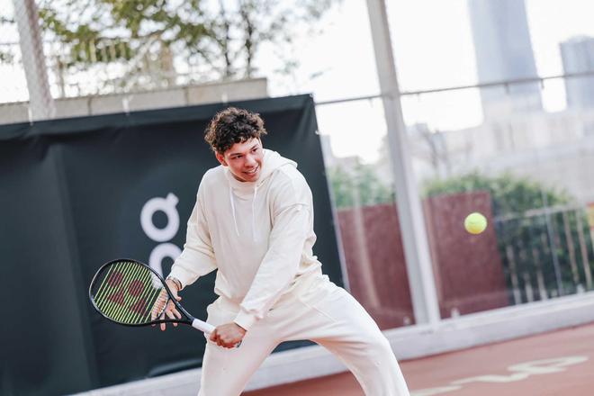 业护具和训 业护具和训